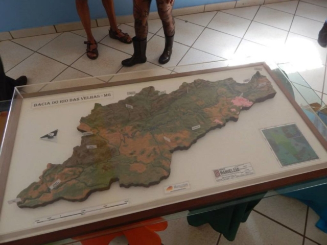 maquete Escala Vertical: 1:80.000 / Escala Horizontal: 1:410.000